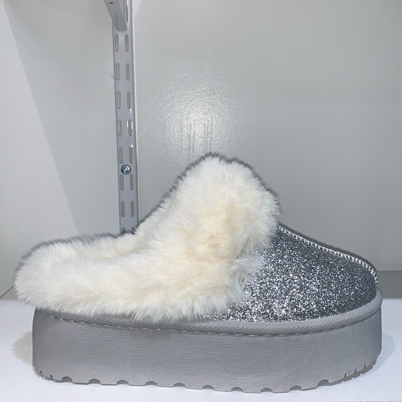 PLATFORM SPARKLY SILVER FUR SLIPPERS - Picture 3 of 8